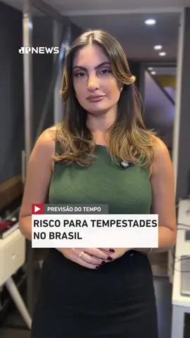 ⛈️ Tempestades devem tomar conta de algumas áreas da região Centro-Sul ao longo do dia. Em São Paulo, a chuva pela manhã atingiu do interior, na região de Araraquara até a Região Metropolitana e a capital paulista. Durante a semana, as temperaturas ficam no efeito gangorra e devem subir e descer ao longo dos dias. Saiba mais na Previsão do Tempo com Paula Nobre. 📺 Confira na JP News e Panflix 📌 Siga o nosso perfil @jovempannews #chuva #tempestade #Centro-Sul #SãoPaulo #PrevisãodoTempoJP