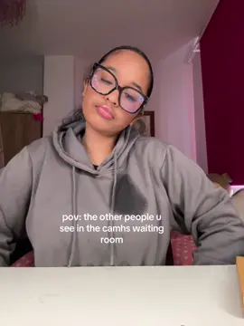 pls ignore the stain on my jumper it’s from a diff vid i filmed but guys tdy the waiting room ws so busy but evb there looked so pretty n I wanted to say hi but I ws way too scared but yea if u see this hii 