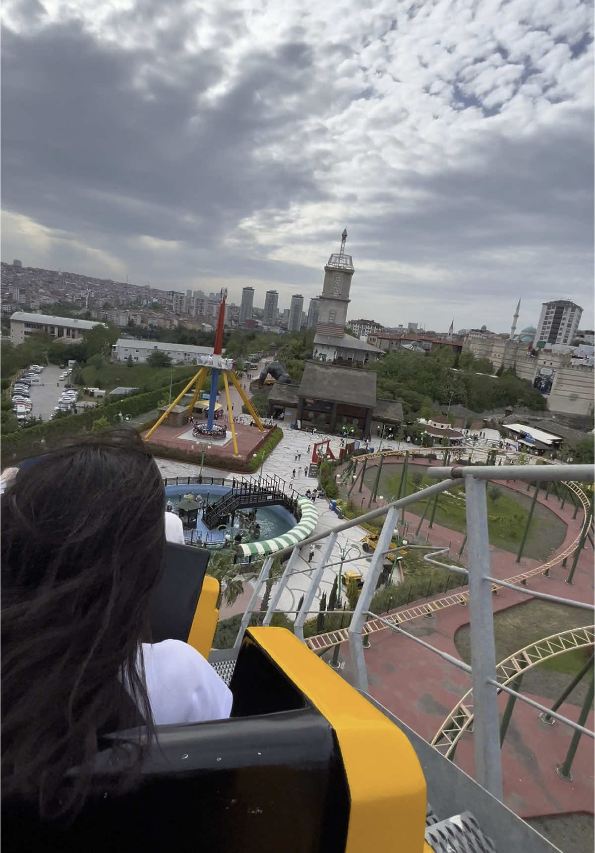 شعور الفراشة 🥹🦋🎢 #اكسبلورexplore #سفر #CapCut #اكسبل #ترند #حب #شعر#كلام #ترندات#وناسه #العاب #فعاليه#فعاليات #ملاهي #فيالاند_دزني_تركيا_اسطنبول #اسطنبول #اسطنبول🇹🇷 