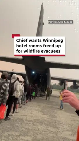 Pimicikamak Cree Nation Chief David Monias is calling on the Manitoba government to use the Emergency Measures Act to free up hotel space in Winnipeg to help house thousands of wildfire evacuees. #Winnipeg #Manitoba #PimicikamakCreeNation #Wildfire #Canada #CBCNews 