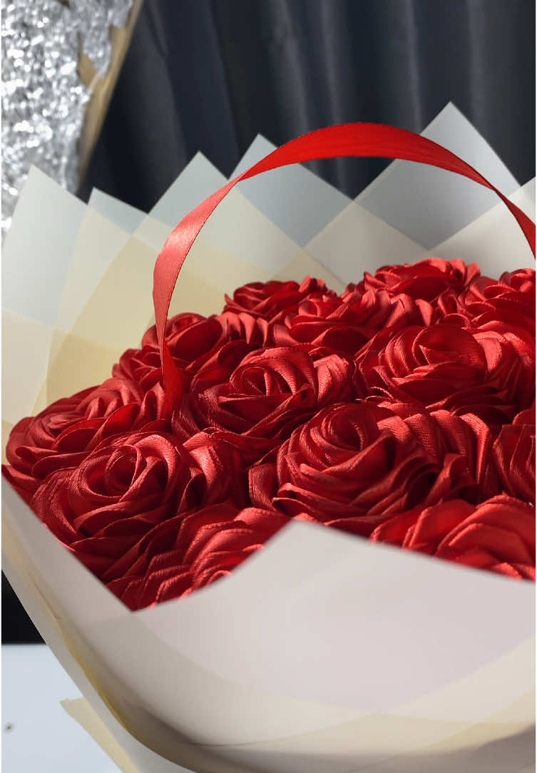 للتواصل : 01032889245 #foryou #fyp #ورد_ستان #عيد_الاضحى #بوكيه_ورد #handmade 