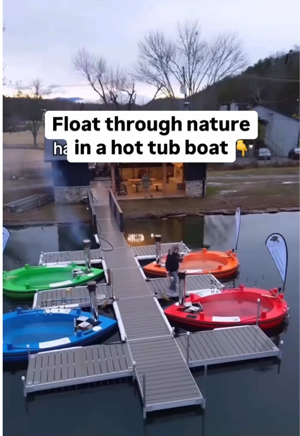 Cabin life + hot tub boat = the dream combo you didn’t know you needed 😍  🎥 @Creekside Hideaway  📍Creekside Hideaway in Gatlinburg, Tennessee  