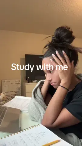 See ya tomorrow 😒#atiteas7 #studywithme 