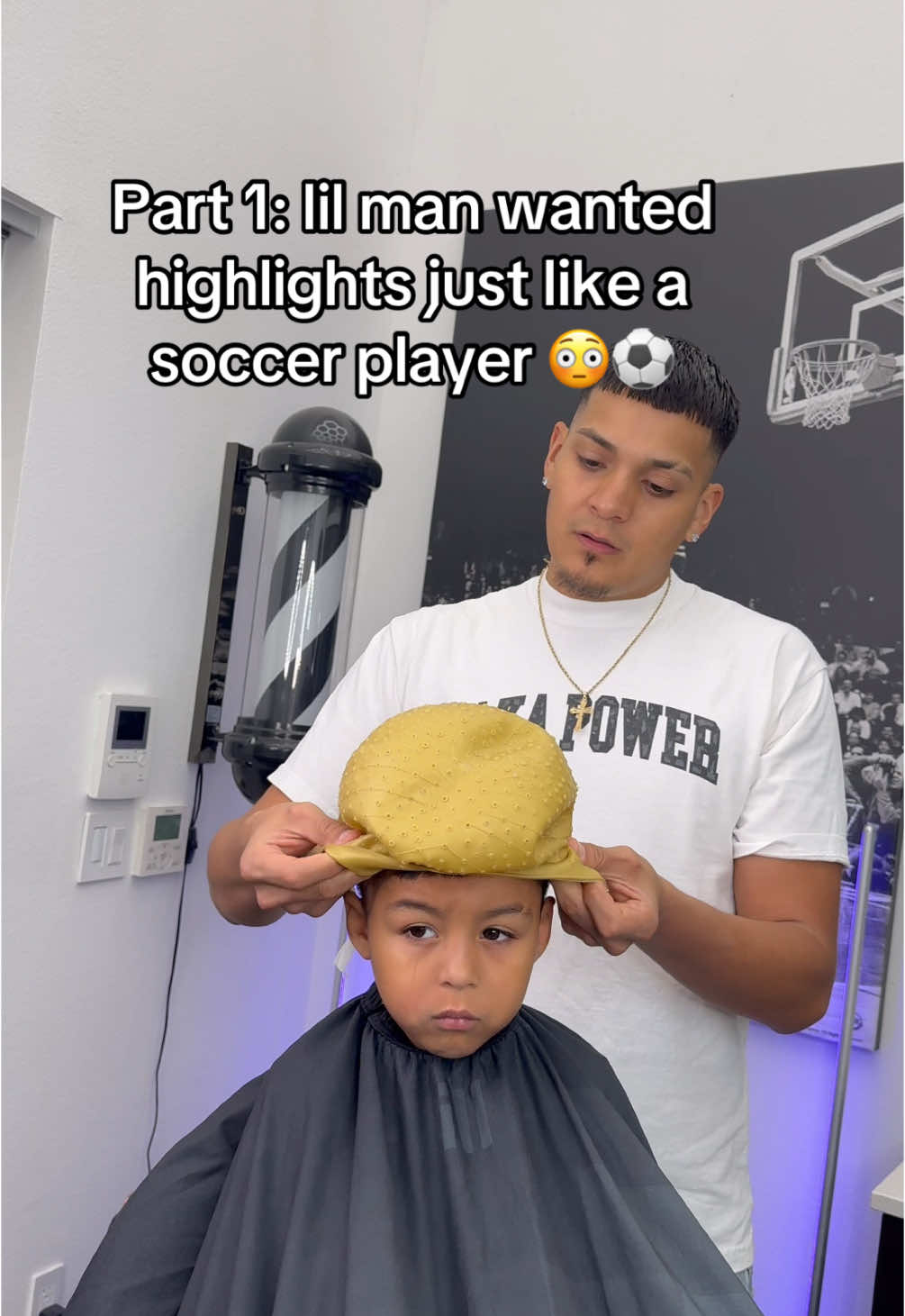 Which soccer player does he want to be like ? 😳🤔#houstonbarber #labarber #dallasbarber #viral #haircolorhouston #houstonbarbershop #fyp #newyorkbarber #haircolor #menshaircolor #barberhouston 