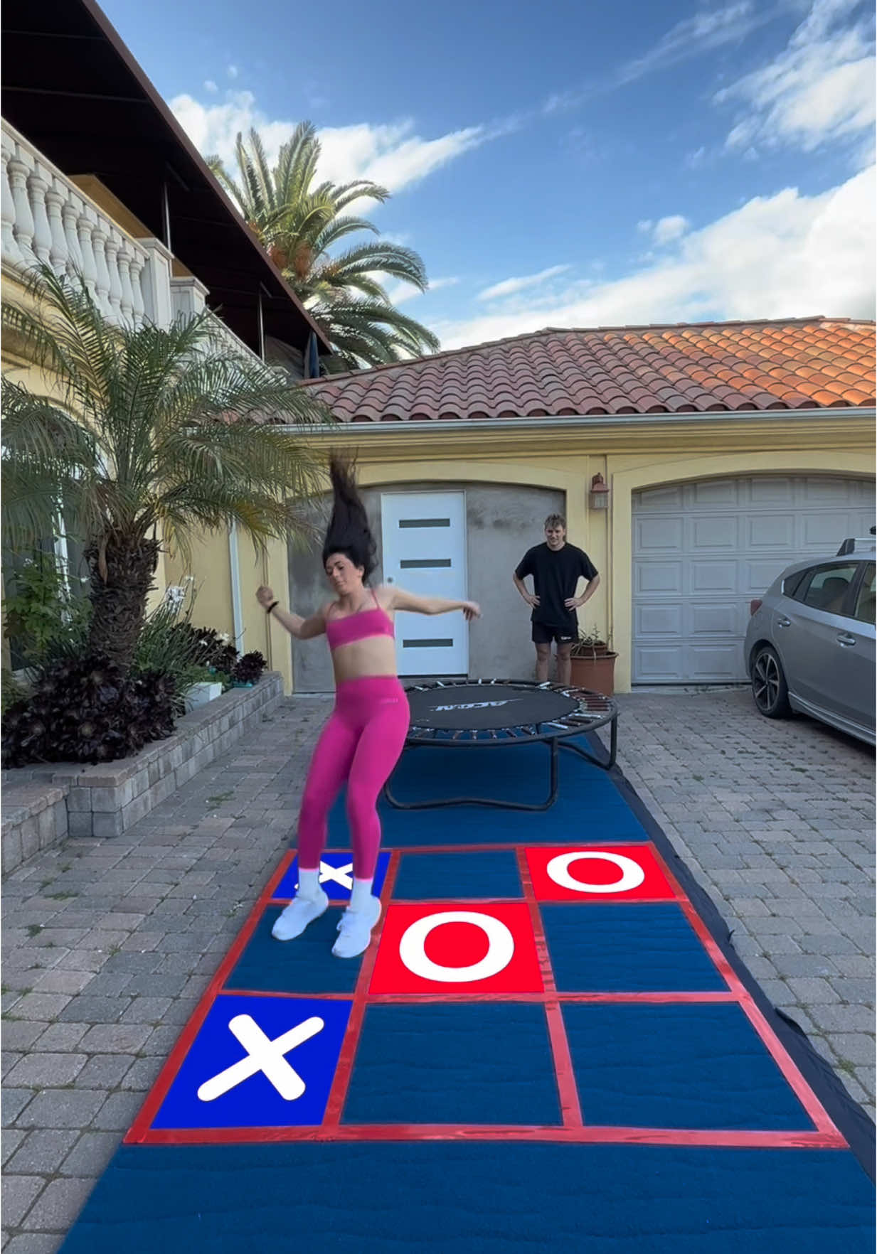 Extreme tic-tac-toe! Winner goes to  @Las Vegas #vegaspartner @Britthertz 