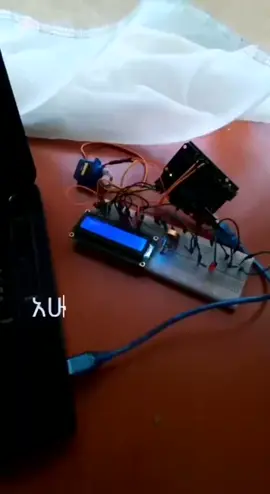 My Arduino knows when  It's day or night LDR detects light LED turns on at night LCD shows 'Night' and the servo moves to 180 degres . All automatic .#TechDIY#DayNight#SmartBuild #Arduino #FYP#ForYou#ForYourePage #ViralProject