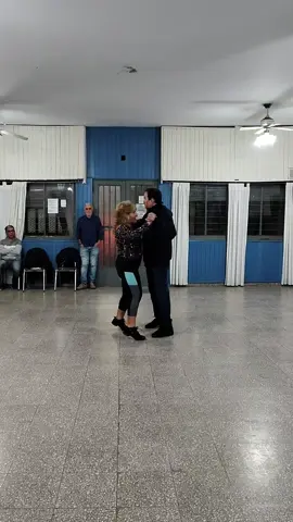 CLASE INICIALES. GRACIAS A LA PROFE CÁRMEN POR SU PRESENCIA Y COLABORACIÓN  Clases de CUMBIA CRUZADA Club Excelsior, Alsina 1860 Rosario  TODOS LOS NIVELES Martes de 18.30 a 20h E S P E C I A L E S  PARA  I N I C I A L E S Jueves de 19.30 a 21h --------------------------------------------------- SUMAMOS ZONA CENTRO, con la clase podés ingresar SIN COSTO ADICIONAL a la Milonga que comienza a las 21.15 aprox. con servicio de buffet donde podés bailar tango, milonga, cumbia etc.  -Mitre 1024 Rosario, Miércoles de 18.45 a 20h.  Los esperamos CONTACTO AL WHATSAPP 3416483017 REDES    @cumbiacruzadaariel #cumbiacruzada #rosario #Cumbia #baile #danza #clasesdebaile #danza #clasesdebaile #escueladedanzas #danza #clases 