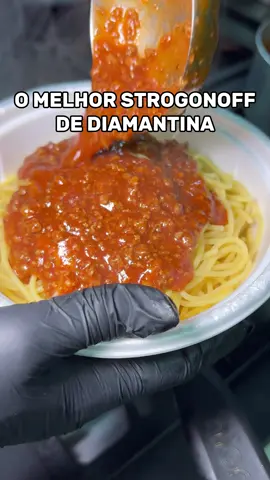 🍽️ O DELIVERY QUE CONQUISTOU DIAMANTINA! E não falta motivo pra isso: 🥩 Filé Mignon ao molho gorgonzola, ao molho madeira e à parmegiana 🍝 Espaguete, penne, frango na mostarda e muitas opções com acompanhamento 🍔 Hambúrgueres autorais como Gorgonzola, Parmegiana, Pepper, Brabo e até versão vegetariana 🍟 Onion rings, batata frita, saladinha e aquele toque que só o Obaa tem 🍫 Pra fechar: mousse, palha italiana, doce de verdade Tudo bem servido, bem feito e com entrega que funciona. Já manda esse vídeo pra quem você vai dividir o próximo pedido! #ObaaDelivery #ComidaBoaDeVerdade #DeliveryDiamantina #HamburguerArtesanal #AlmoçoDiamantina #OndeComerEmDiamantina #ComidaComCarinho