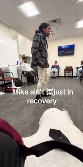 Michael Jackson in recovery 😭😩 #maninthemirror #michaeljackson #rip #funny #viralvideo #viral #viraltiktok #blowthisup #fyp #playtoomuch #foryoupage #blackpeople #fyppppppppppppppppppppppp #explore 