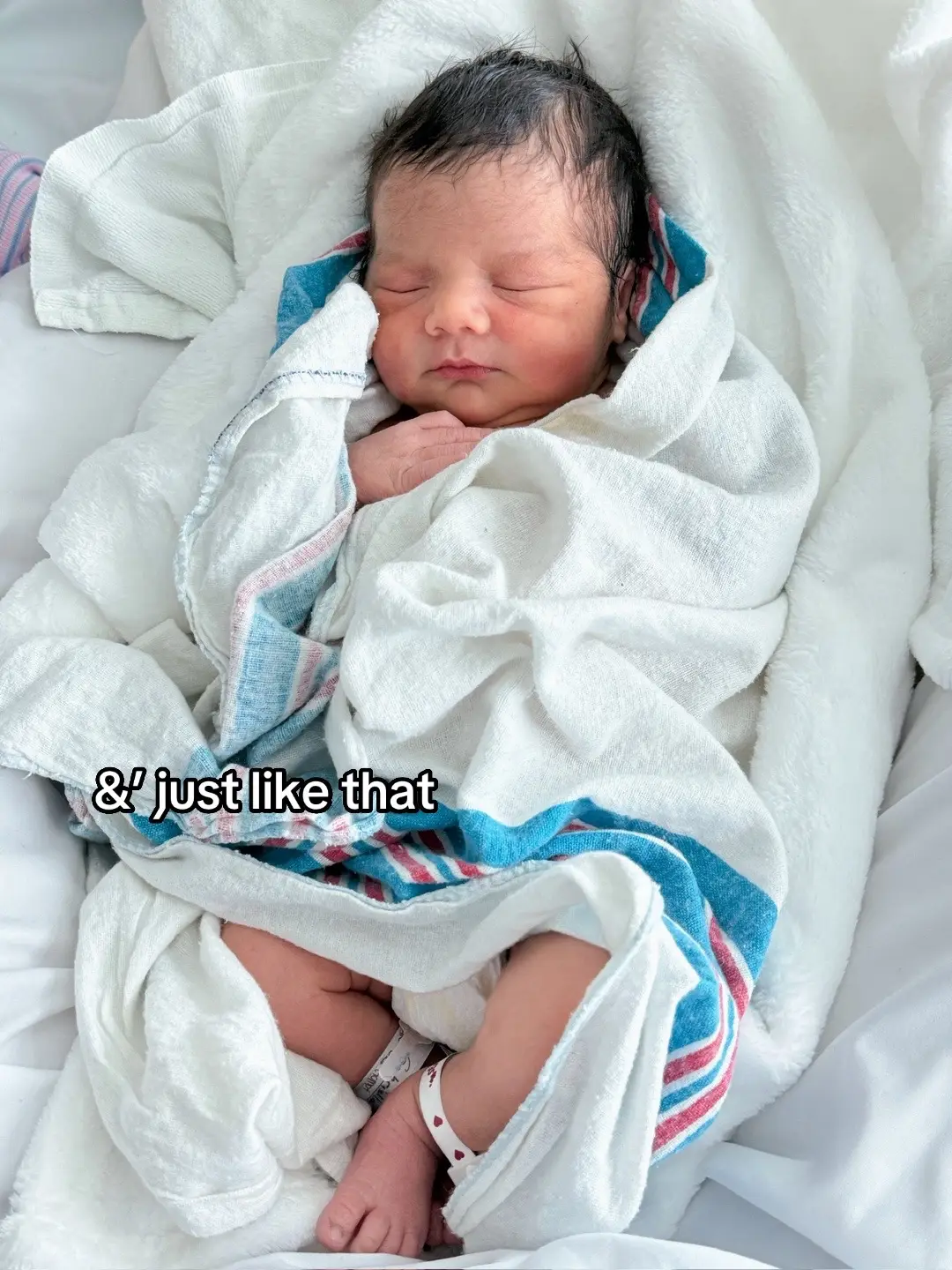 newborn phase is so tiring but so rewarding , getting a second chance to see what it’s suppose to feel like has been the biggest blessing 🥹🩵 I was able to soak it in this time around . Never thought I’d have a tiny baby again 👩🏻‍🍼❤️‍🩹 #fypシ #parati #gabriella #mamax2 #emilian #newbornphase #postpartum #secondtimemom #itwillrain #foryoupage #1monthpostpartum 