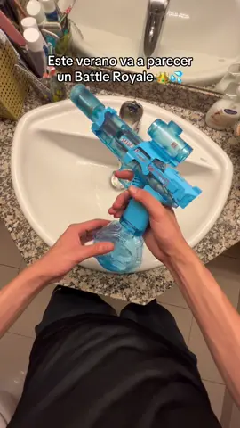 Mándaselo a tu bro que no sabe apuntar 😂 #verano #pistoladeagua #divertido #watergun #diversion #juguetes  Con nuestra pistola de agua nadie se aburre este verano, perfecta para todas la edades, tanto niños como adultos. Diviértete jugando con tus amigos o familiares estas vacaciones de verano. 
