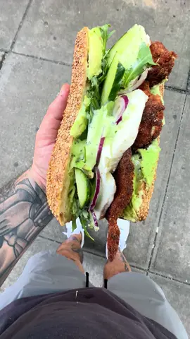 CHICKEN CUTLET, FRESH MOZZARELLA, CUCUMBERS, RED ONION, PESTO MAYO & AVOCADO. THE SPRING HAS SPRUNG! BOTH LOCATIONS OPEN @ 12pm #sandwhichwednesday #lindustrie #lindustriepizza #nyc #westvillage #williamsburgbrooklyn 