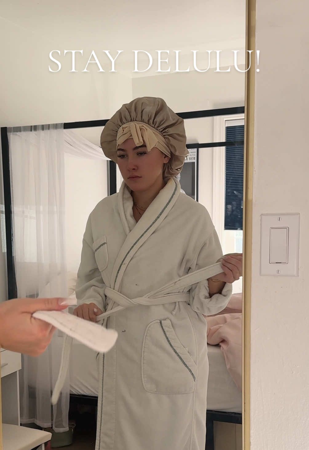 Hot girls stay delulu 💅🏼 #morningroutine #morningperson #thatgirl 