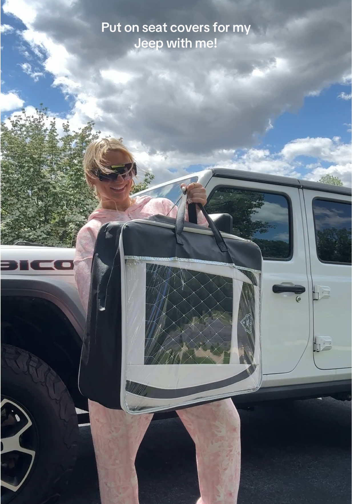 THESE LOOK SO BOUGIE! Do you like them? 🙌🏻 #viral #fypp #jeep #jeepgirl #jeepwrangler #Love #barbie #seatcovers 
