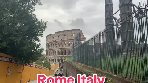 Walking through #Rome #Italy #travel 