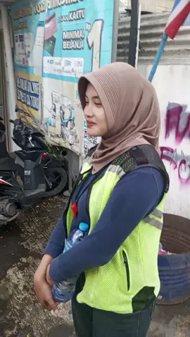 ketemu lagi sama mba nya #deriver_muda_punya_cerita #deriver_muda #fyp #bekasi #cikarang #pppppppppppppppppppppppppppppppppppppp #cibitung #KDM #viralcantik #parkircantik #tukangparkir 