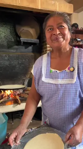 23 Un platillo sencillo y que no puede faltar en la mesa, empanada de hongo de pino #hongoscomestibles