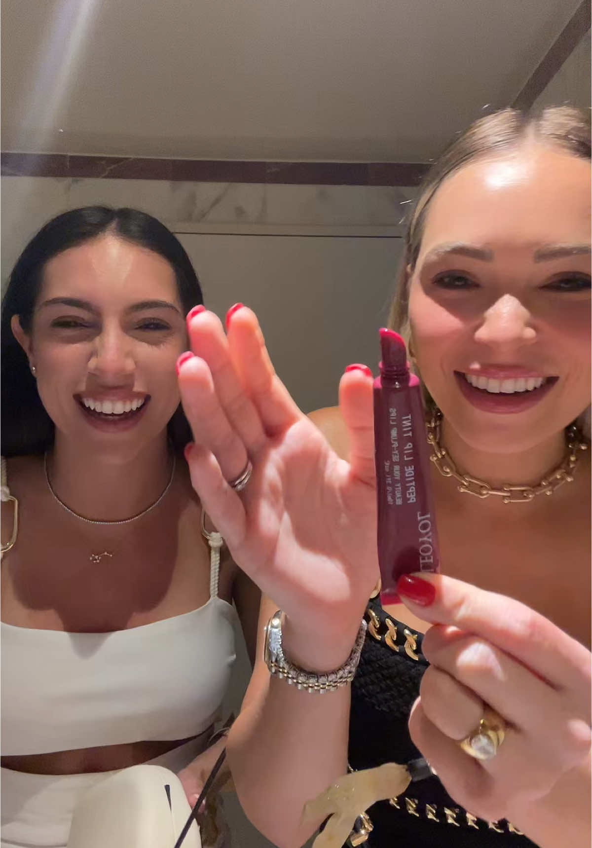 When 2 Miami nightlife aficionados visit a club in Monaco @Karinaalegre #monaco #cultureshock #europe #eurosummer 