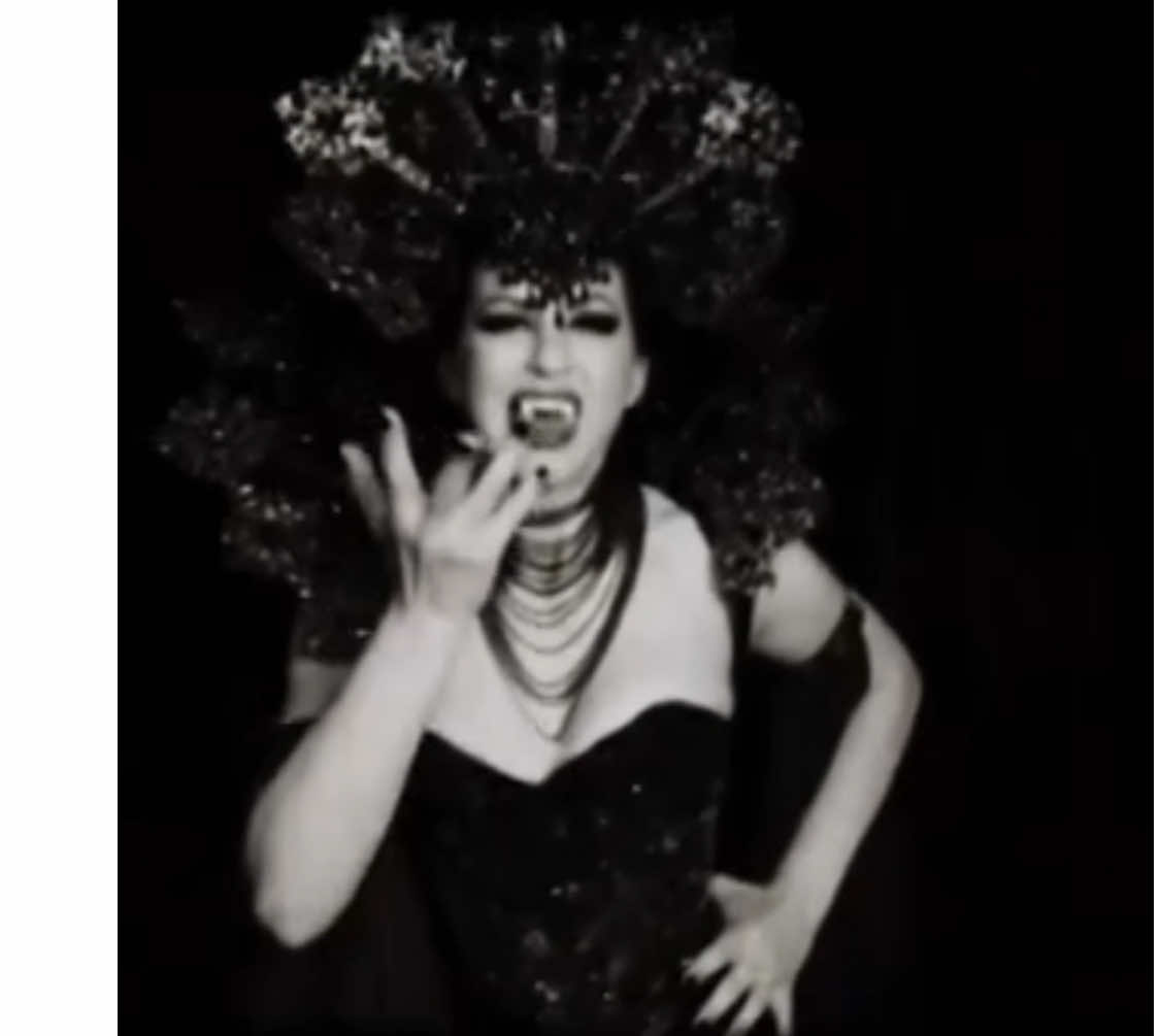 Sally Marvel for Théâtre des Vampires! Elegant burlesque, for the darkly inclined. 🦉😎🦇      #Goth #darkwave #postpunk #burlesque #vampire #SallyMarvel @Sally Marvel #Chicago #Mica 