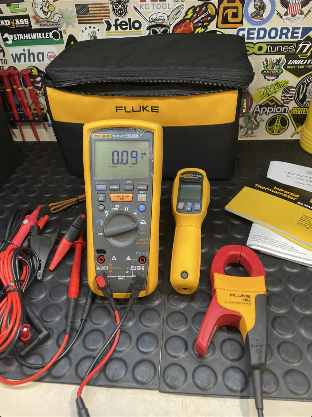 Fluke 1587 FC Advanced Electrical Troubleshooting Kit. The products in this kit have been specifically selected for both troubleshooting and preventative maintenance applications. • Includes a Fluke 1587 FC 2-in-1 Insulation DMM, Fluke i400 Current Clamp, and a Fluke 62 Max+ Infrared Thermometer. • The Fluke 1587 FC Insulation Multimeter features four powerful new diagnostic functions through the Fluke Connect Measurements app: • -Pi/DAR timed ratio tests with TrendIt™ graphs identifies moisture and contaminated insulation problems faster. -Memory storage through Fluke Connect eliminates writing down results, reduces errors and saves data for historical tracking over time. -Temperature Compensation through app for establishing accurate baselines and relevant historical comparisons. -Historical tracking and trending of assets identifies degradation over time, allows real-time decisions to be made in the field with Fluke Connect® Assets • The Fluke i400 AC CurrentClamp is a high-safety current clamp for digital multimeters. The current clamp provides accurate current measurements without breaking electric circuits, helping you take measurements safely with industry standard safety ratings. • The Fluke 62 MAX+ infrared thermometer is everything you’d want in your toolbox. Small in size, extremely accurate and yet easy to use. IP54 rated for dust and water resistance. Precise yet rugged enough to take a 3-meter drop. @Fluke Corporation   ⚡️🤘🏼💀⚡️ • • 🇻🇪⚡Tetra Electric⚡🇻🇪 Trabajos de electricidad y más 🔌💡 • #TetraElectric #power #trabajo #electricista #electrician #sparkylife #highvoltage #flukecorp #electrical #electric #electricity #electricidad #electricalwork #FlukeFamily #tools #toolbox #toolporn #teambesttool #workaholic #flukefriday #worldofelectricians #sparky #insulatedtools #flukeambassador #meter #Fluke #Fluketools #Flukepartner #electricalwork #1587FC