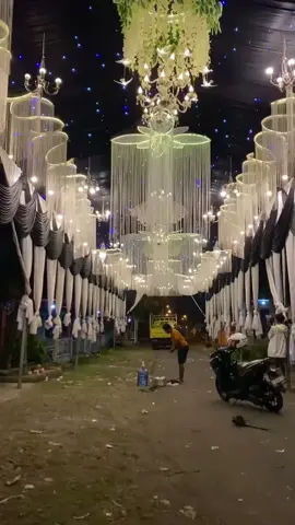 model Glitter pemasangan tenda VIP 6x32 meter #tendadekorasimojokerto #tendavip #tendamojokerto #tendawedding #trendingtiktok #teropbalap #terophajatan #yanglagiviral  #fyppppppppppppppppppppppp #fypシ゚ #fypp #xybca 