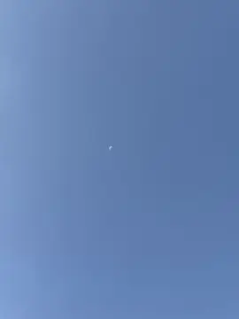 bulan nya sendirian