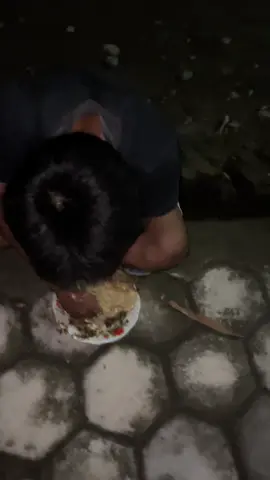 Makan lah man tema #makan #makananviral #pedas #fypage #fyp #mabuk #pemabuk #muntah #viral #ngawur #masukberanda #masuk 
