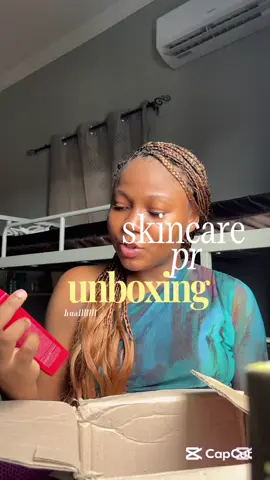 exitedddddd😝✨✨ #pr #unboxingvideo #haultok #haultok #fyp #viral #skincare #skincarehaul #fypシ゚ #smallcreator #content #medicube 