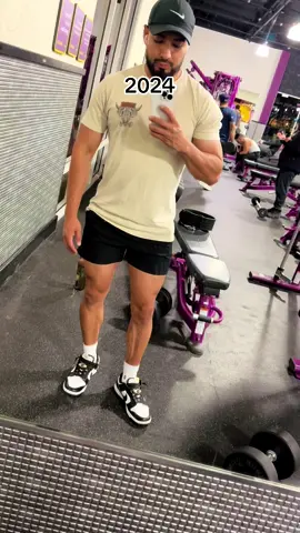Growing my legs has by far been the hardest thing to do but slowly but surely I’m seeing progress #fyp #foryoupage #gym #Fitness #workout #legday #viral #fit #legs #GymTok 