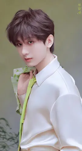 Úi xời vừa ngầu vừa đẹp zai lại có múi 🤣#độngquaqua🥝🥝chengyi💗成毅 #chengyi成毅 #thanhnghifamilychengyiVNFC🥝 #성의 #เฉิงอี้ 