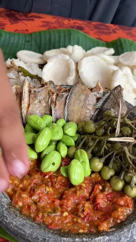 ngeliwet di pondok hari ini #masakdipedesaan #masakdikampung #pondokbambu #cookinginthegarden #cooking #village #sawahpedesaan #makandikebun 