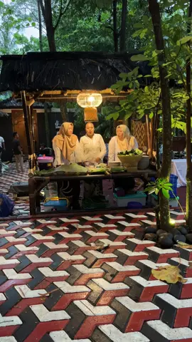 Bapak KDM setiap ngadain acara selalu menyediakan makanan favorit ny,, #KDM #BpkAink #GUBERNUR #fypppppppppp #fypviral #fyppppppppppppppppppppppp #munculdibranda #LemburPakuan #subangjawabarat 
