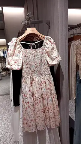 #你們覺得我會買那一件🌹⚘🌹⚘🌹⚘🌹⚘🌹⚘🌹 