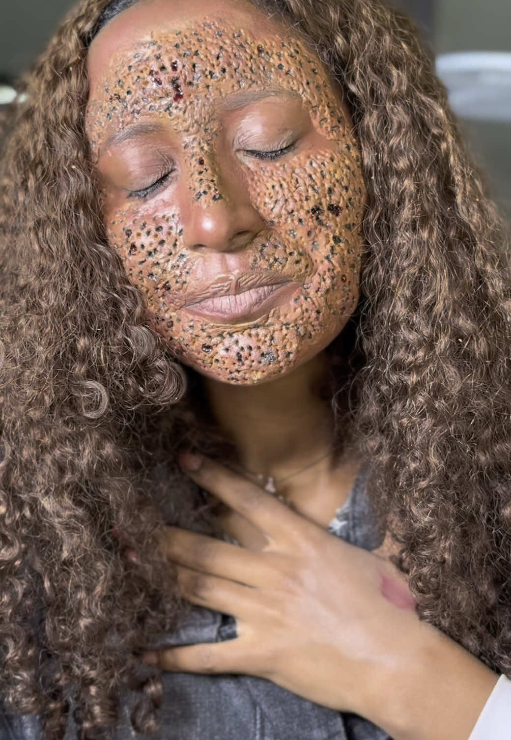 #creattivemakeup #effectmakeup #viralvideos #habeshatiktok🇪🇹 #makeuptutorial #fakebloodmakeup #makeupartist #creattivemakeup 