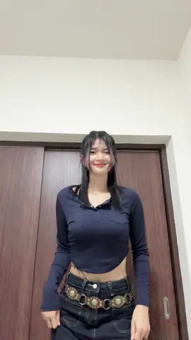 တိုင်ပတ်နေတာ🤣#မြင်ပါများပီးချစ်ကျွမ်းဝင်အောင်လို့🤒🖤 