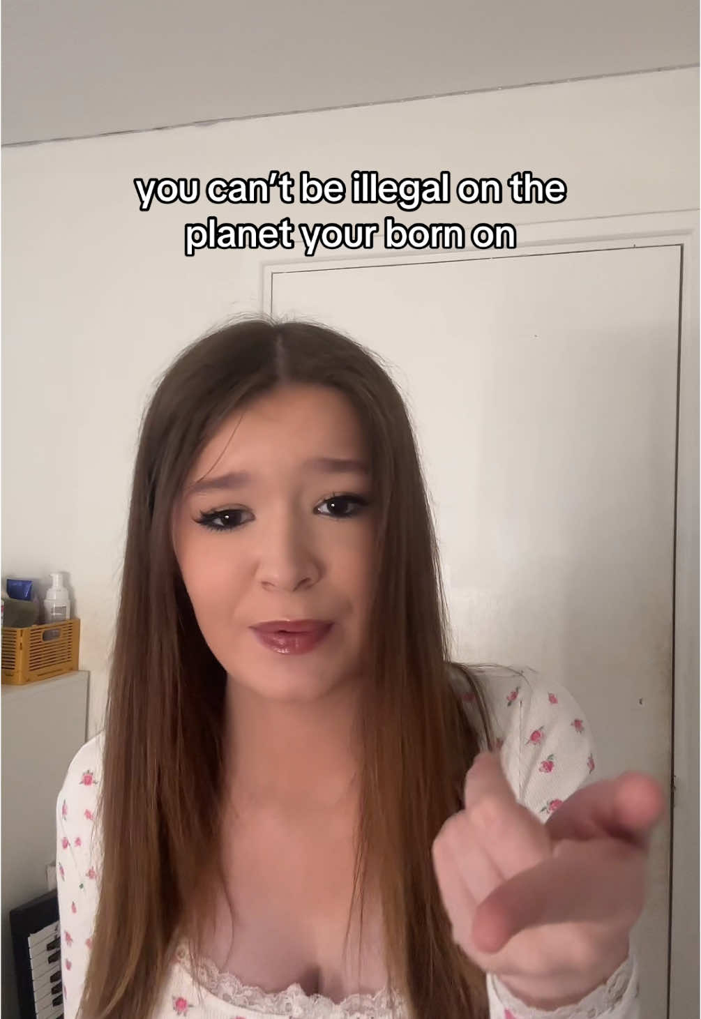 like cmon 😪 #rea #relatable #fyp #cute #cutsie #planet #earth #illegal #notillegal #mora #morals #moralstories #commonsense #makeup #OOTD #trumphater #hate 