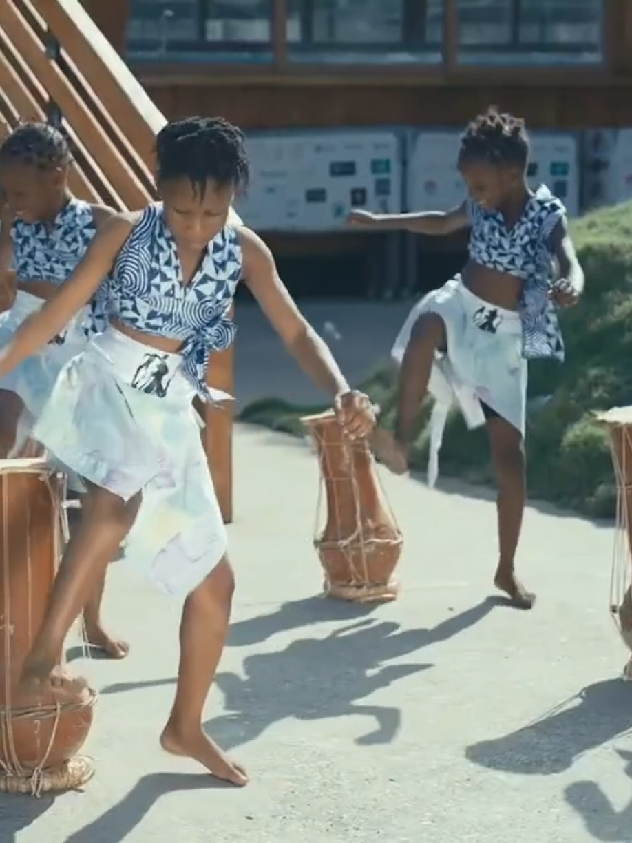 Vibrons ensemble ! #VibrationsKaka #ClipVidéo disponible👇 https://youtu.be/EI_My9mI8R0?si=e85GfU_0OV9HueHV #PépitArtsPercu 🇧🇯 #benintiktok🇧🇯 #ivoirien🇨🇮 