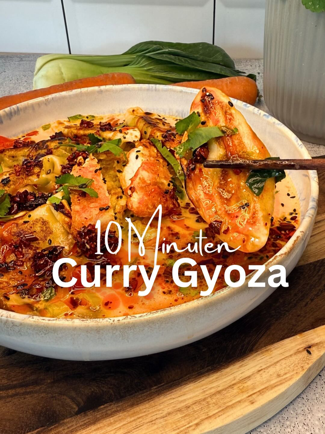 Das Rezept findest du auf meinem Instagram Profil: Kristinas.healthylife 10 Minuten Curry Gyoza *anzeige ✅~500 Kcal ✅In 10 Minuten fertig & Veggi möglich Folg mir gerne für mehr solcher Rezepte!  #abnehmen #abnehmrezepte #curry #currychicken # #asiafood #asia #crispy #rezepte #highprotein #gyoza #lowcalories #abnehmrezepte #coconut #currysauce
