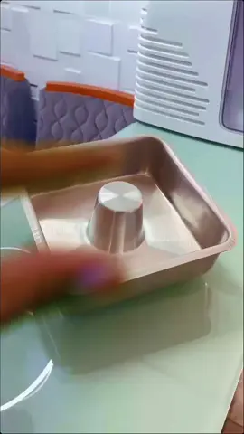 ✨ Um charme de forma que transforma qualquer sobremesa! Apresentamos a Forma Quadrada Suíça com Cone — perfeita para bolos, pudins, tortas e muito mais 🍰💛 Com design elegante e acabamento impecável, ela é o toque especial que faltava na sua cozinha! 🎂 Resultado profissional mesmo em receitas simples 💡 Dica: ela também é ótima pra sobremesas geladas! 📦 Disponível na nossa loja — link na bio! 🗣 Já imaginou o que você faria nessa forma? Comenta aí! 👇 #FormaQuadradaComCone #FormaSuíça #UtensíliosDeConfeitaria #BoloCriativo #PudimPerfeito #ConfeitariaCaseira #BoloCaseiro #DicaDeForma #SimplesCasa #CozinhaComAmor #FacaEVenda 