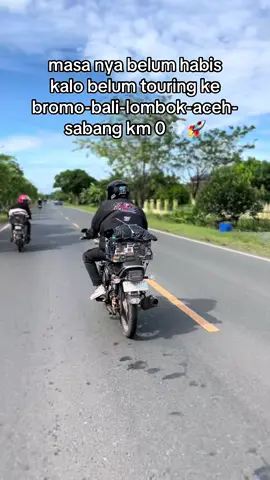 entah seindah apa di sana, yang pasti aku masih berada di perjalanan.