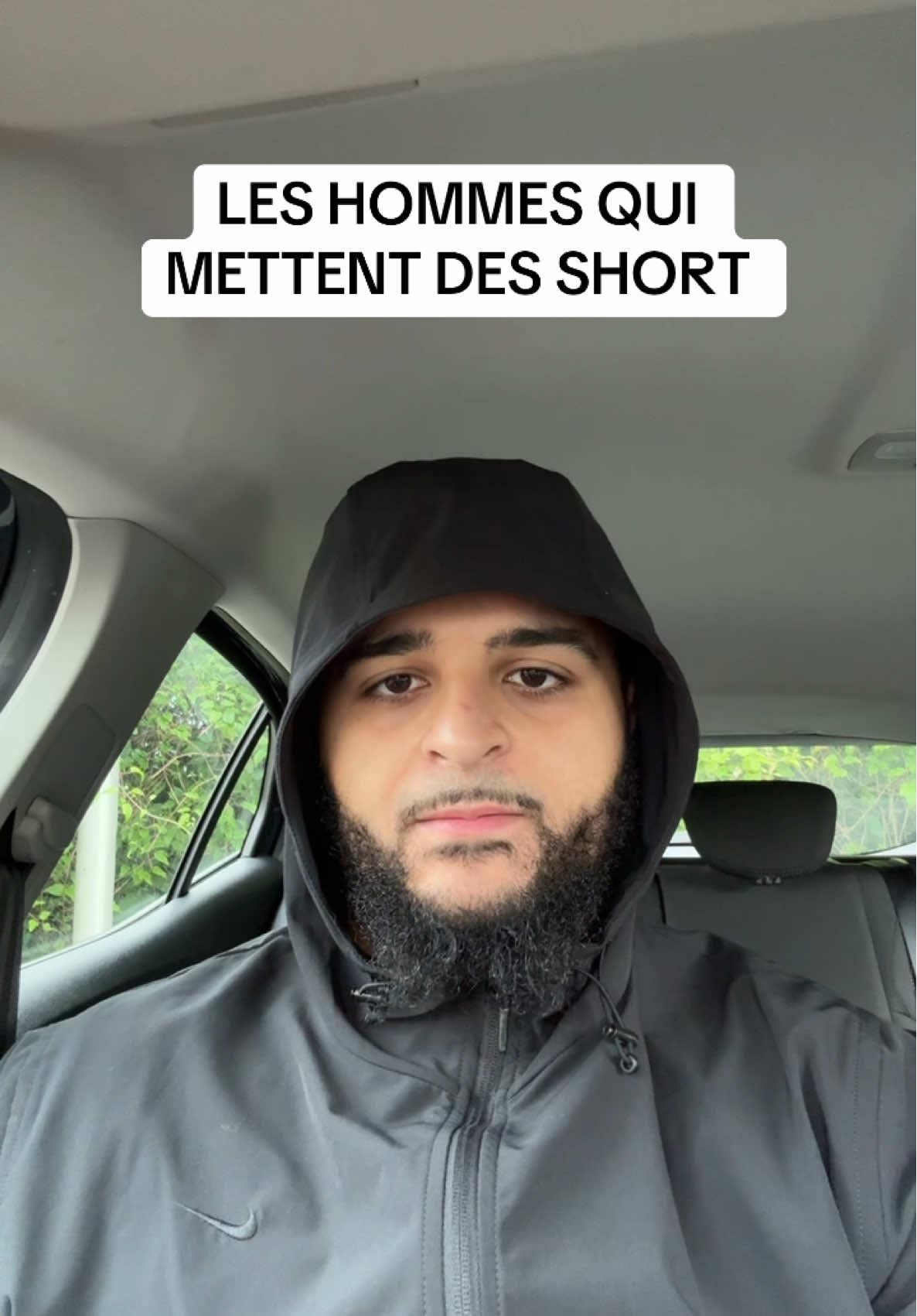 LES HOMMES QUI METTENT DES SHORT