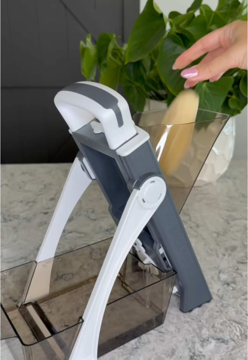 🔗In Bio! Amazon Kitchen Find! I absolutely love my slicer! It offers 8 modes of thickness for quickly slicing veggies 🥕 🥦#amazonkitchen #amazonkitchenfinds #amazonhome #KitchenHacks #kitchenmisthaves  #foodprep #foodprepmadeeasy #mealprep #kitchengadget #cooking #veggies 