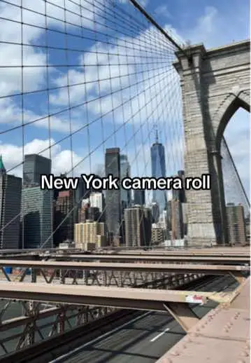 Deux mois que je suis rentrée, mais New York continue de marcher dans ma tête (après 166km au compteur) 👟  #newyorkcity #travel #newyorker #nycviews #manhattan #explorenyc #traveltips #brooklynbridge #summitonevanderbilt #empirestatebuilding #timesquare 