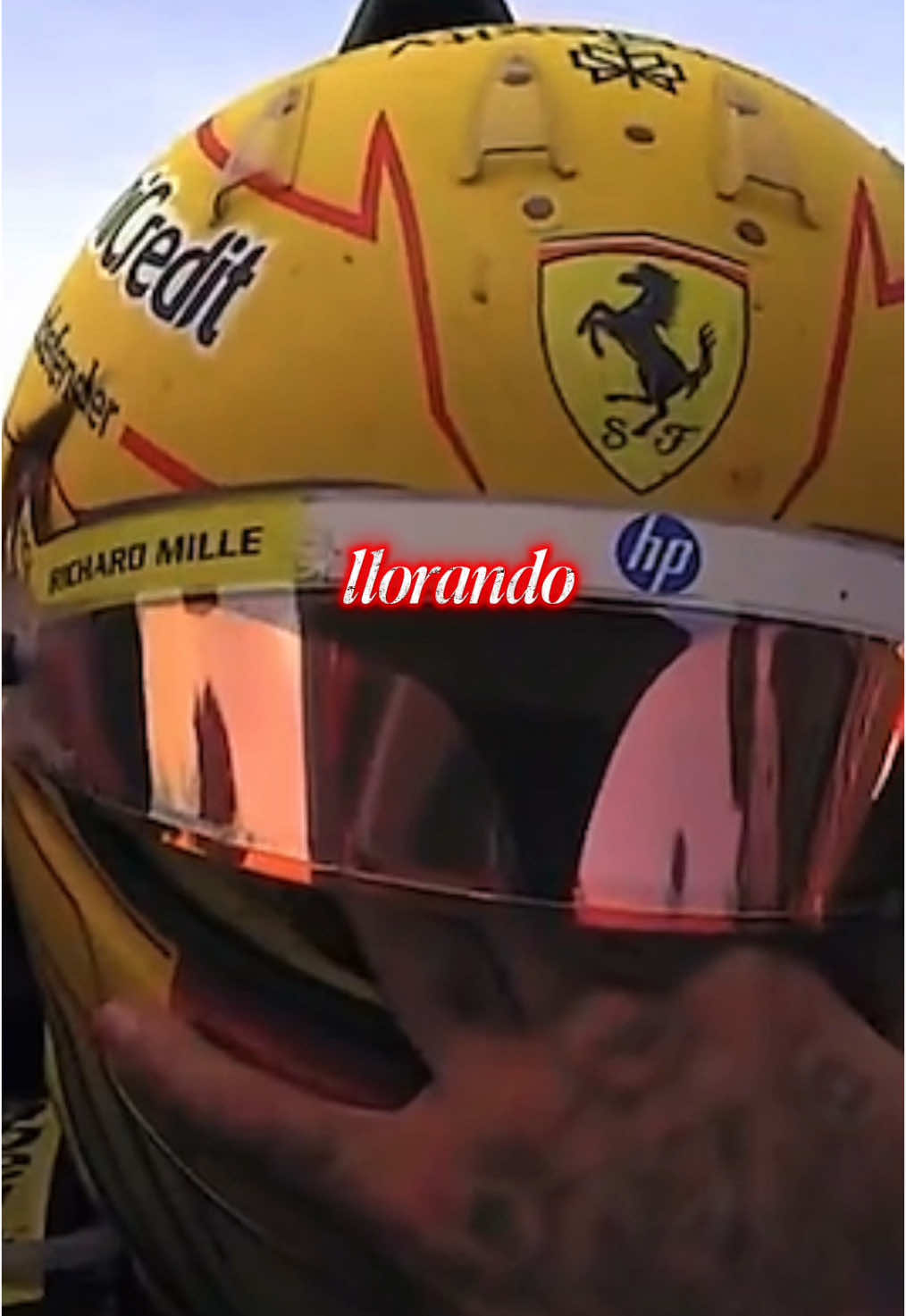Lewis Hamilton acabó llorando el GP de España. 🥲 El siete veces campeón se mostró roto y desconectado, como si ya no encontrara su lugar en este deporte. 💥 “No soy yo”, dejó caer entre líneas. Y duele verlo así. Porque cuando hasta los más grandes se apagan… es que algo realmente no va bien. #f1 #formula1 #lewishamilton #hamilton #lh44 #scuderiaferrari #imagen #roto #triste #increíble #momento #automovilismo #motor #deportesentiktok 