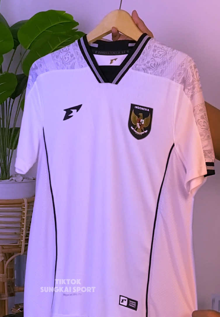 JERSEY REPLIKA AWAY PUTIH TIMNAS INDONESIA ERSPO #jerseytimnas #timnasindonesia #timnasday #jersey 