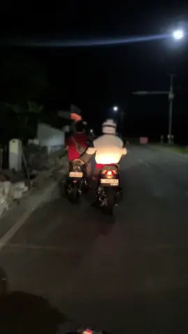 Yang penting sampe finis 🏁aja dulu 👍 #trackpantaiujunggenteng #vario125 #variokzr