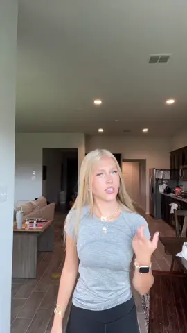 Nobody at school hates you? #fyp #lipsync #blonde 