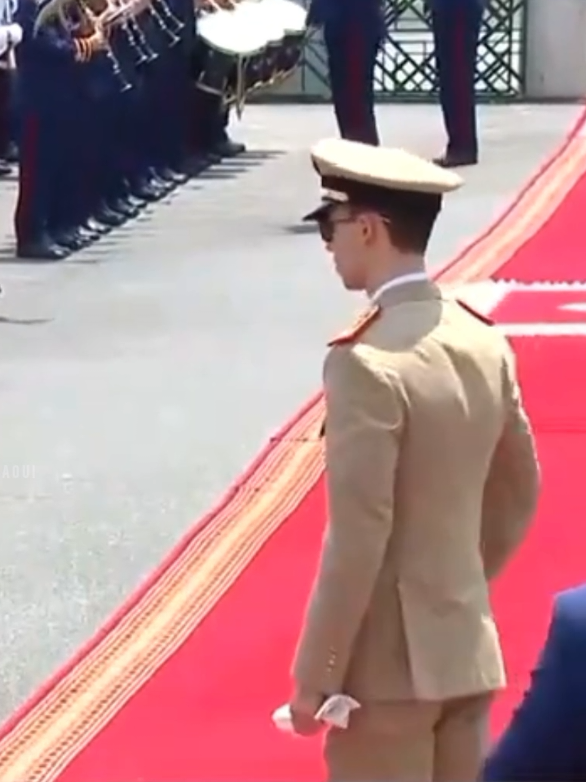 Crown Prince Moulay El Hassan presided today Wednesday over the graduation ceremony of the 25th class of the Advanced Defense Course and the 59th class of the Staff Course at the Royal College of Higher Military Studies in Kenitra 🤎🇲🇦 •••••••••••••••••••••• #RoyalRumble #royal #royals #royalty #royalfamily #moulayhassan #fypシ゚ 