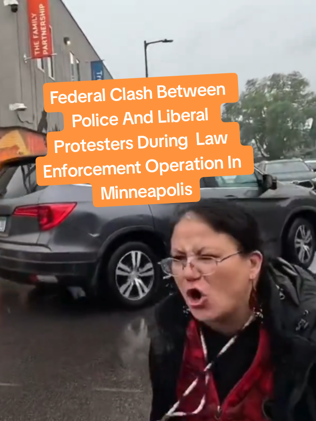 Federal Clash Between Police And #Liberal #Protesters During  Law Enforcement Operation In #Minneapolis #Minnesota 