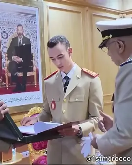 Le prince #moulayhassan préside la cérémonie de sortie de la 25ème promotion du cours supérieur de défense et de la 59ème promotion du cours état-major #🇲🇦 
